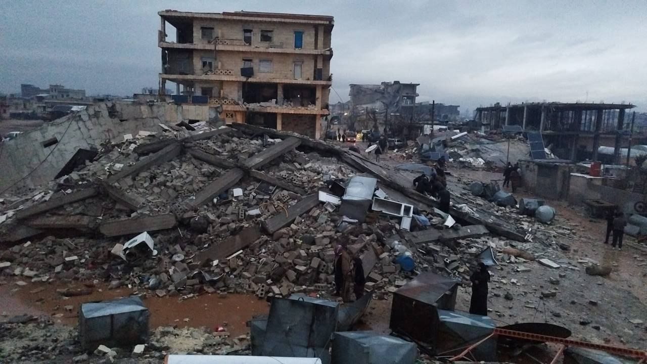 إغاثة عاجلة لمنكوبي الزلزال المدمر في شمال سوريا